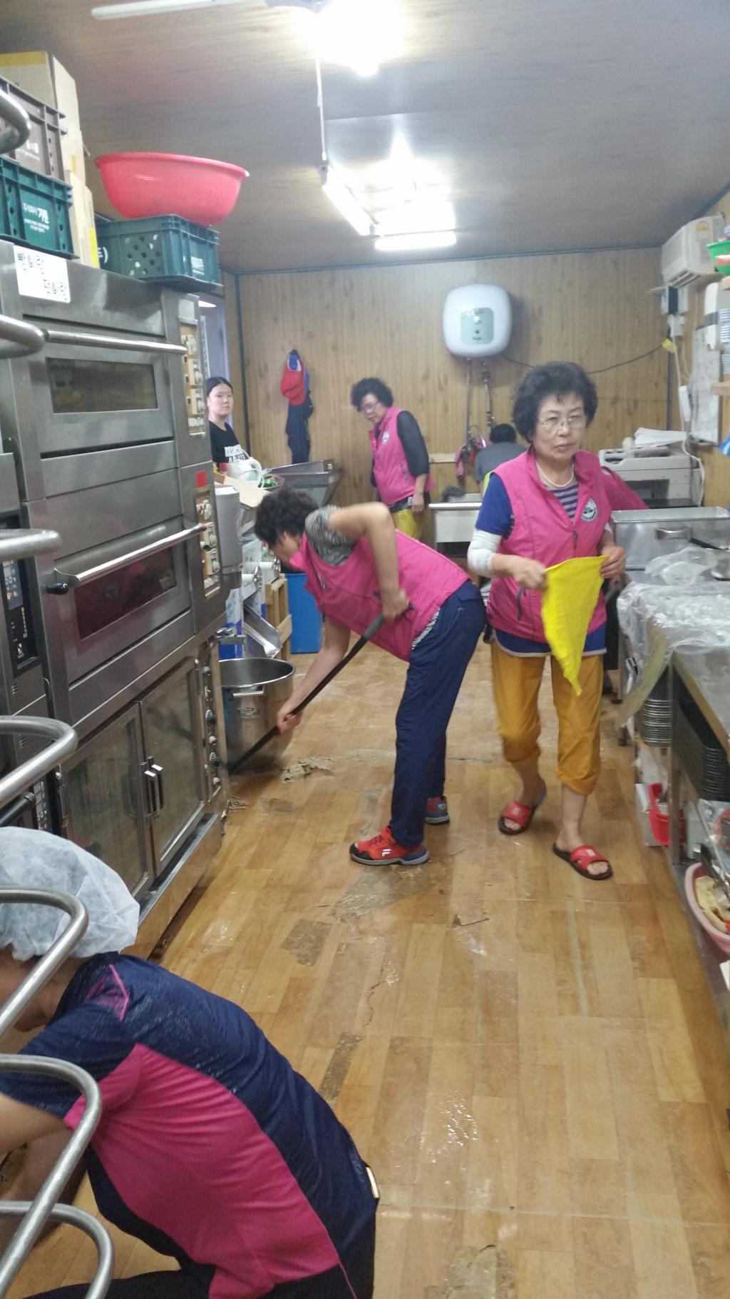 봉사활동 후 뒷정리.