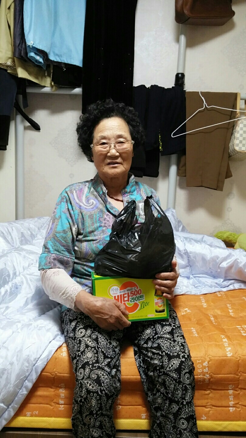 어르신들께 사랑 나눔.